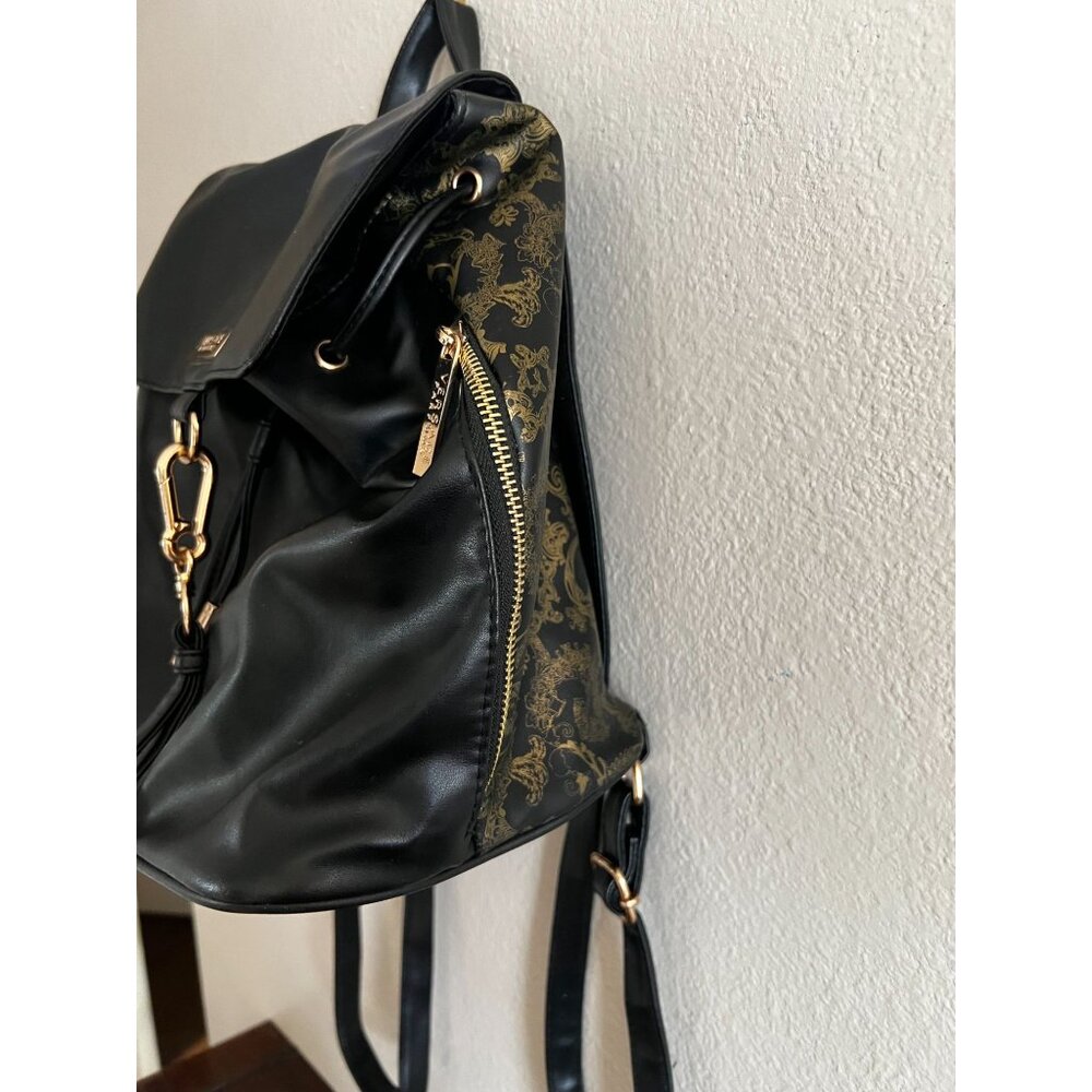 Versace Parfums Backpack Black Gold Adjustable Straps & Zip Pockets Vegan Faux L - Picture 8 of 15